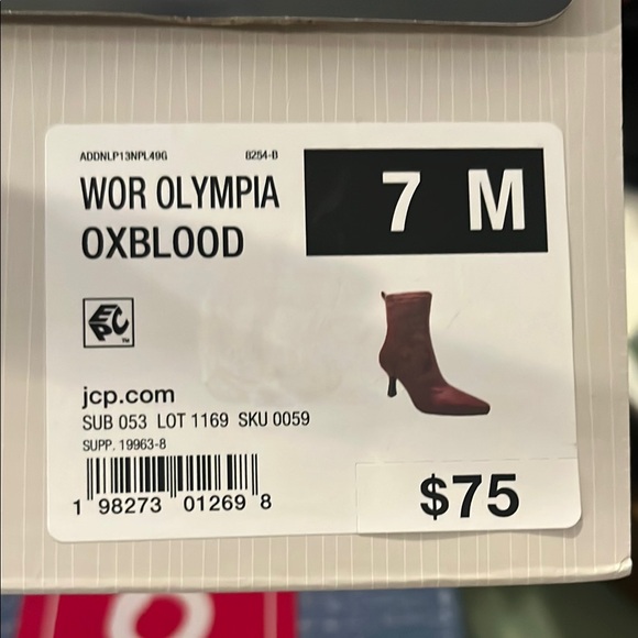 Elegant Oxblood Suede Ankle Boots - Picture 6 of 6